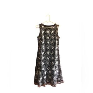 KARL LAGERFELD PARIS SLEEVELESS FLORAL LACE FIT AND FLARE BACK ZIPPER DRESS  S 6